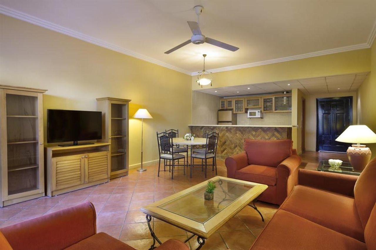 Sharm Dreams Vacation Club - Aqua Park Hotell Eksteriør bilde A living room in a typical condominium