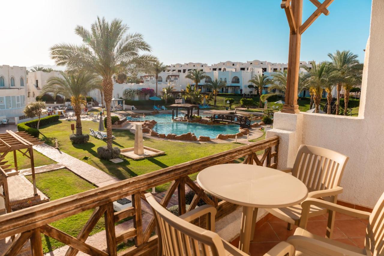 Sharm Dreams Vacation Club - Aqua Park Hotell Eksteriør bilde View of the pool at the Hilton Sharm El Sheikh